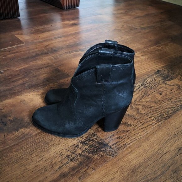 Vince Camuto  Black Leather Ankle Boots Size 6 - Picture 3 of 8